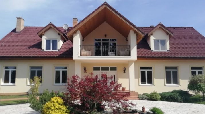 Prečo uprednostniť realitnú kanceláriu pred samopredajom domu?